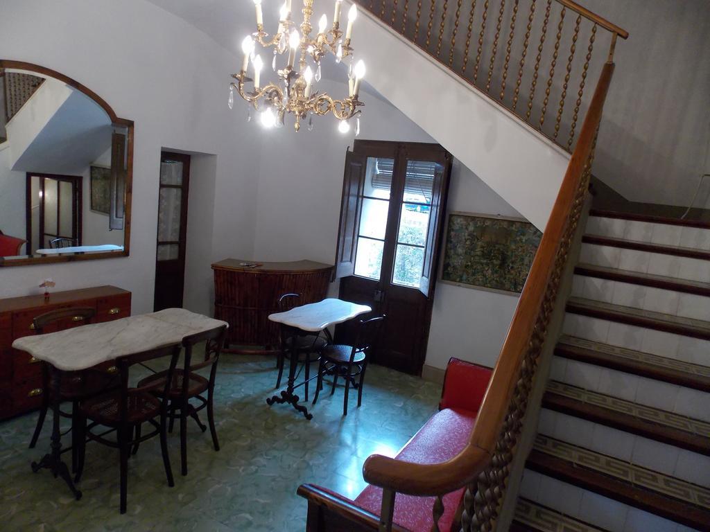 Hostal Cal Pla Sant Llorenc Savall Exterior photo